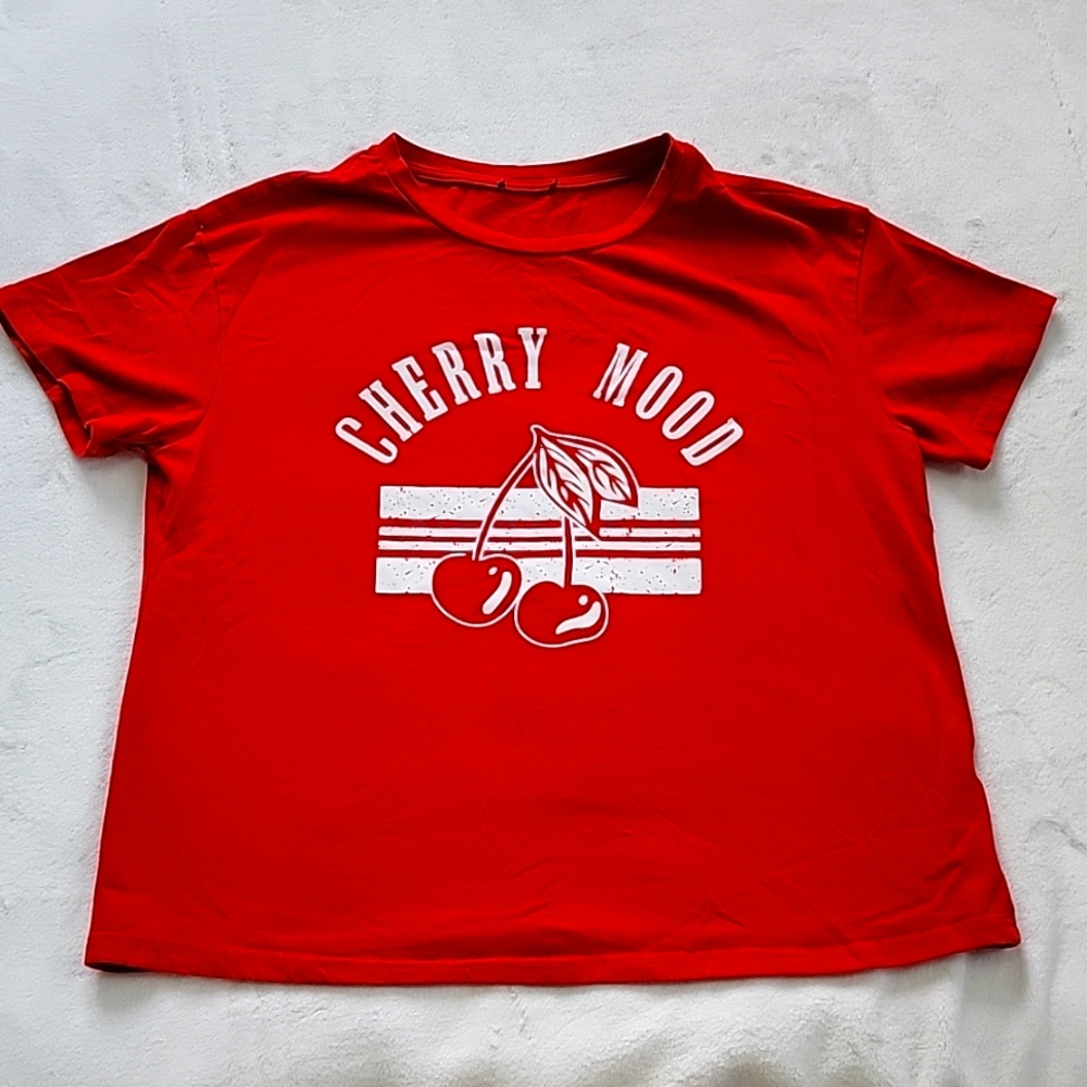 🍒 NWOT!! CHERRY MOOD GRAPHIC BASIC T SHIRT🍒